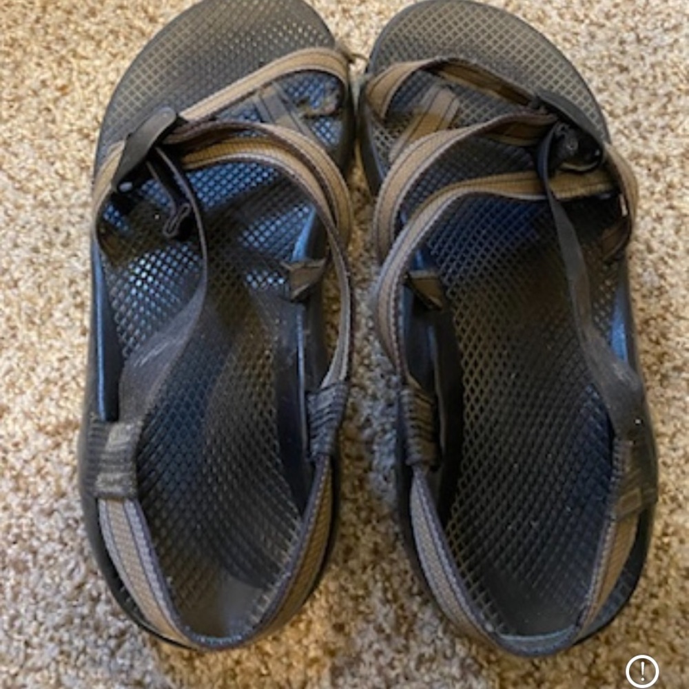 Men’s Chaco size 10